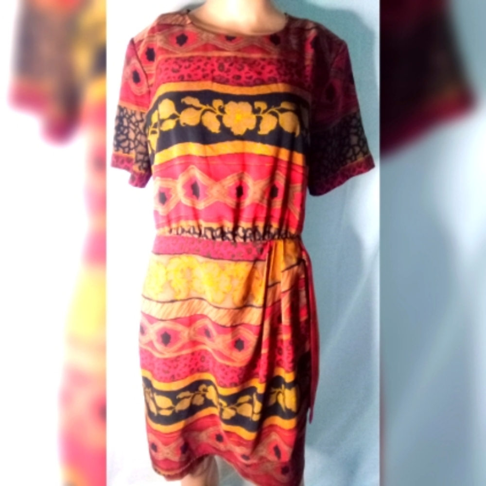 Sagharbor Small dress, with side tie, shoulder pads